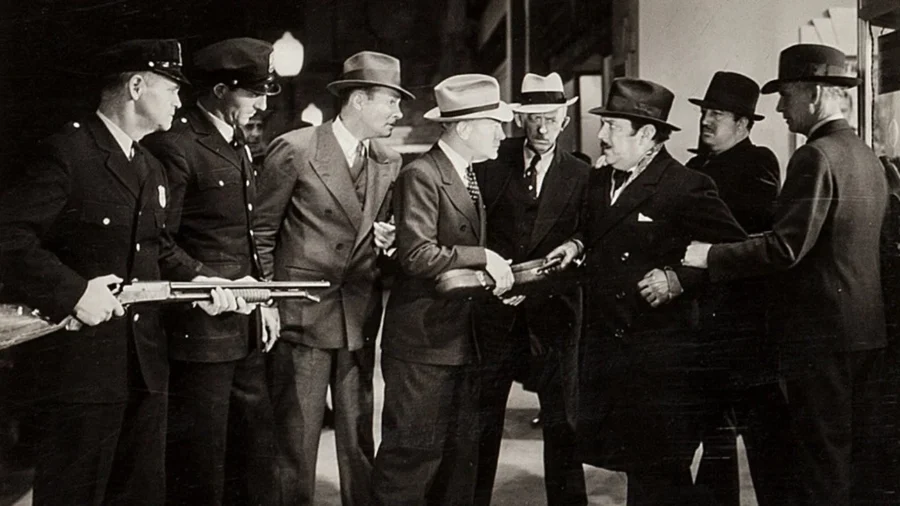watch INTERNATIONAL CRIME (1938)