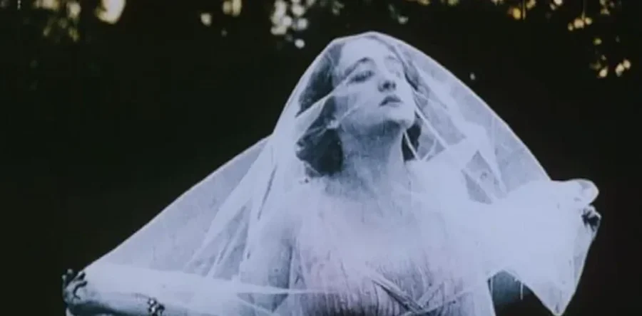 watch RAPSODIA SATANICA (1917)